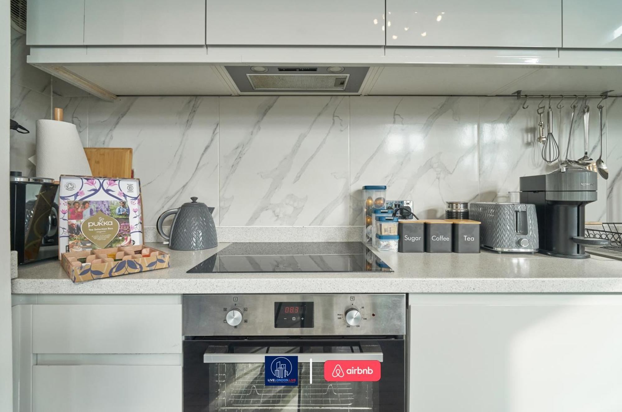 Last-Minute Specials L Sleeps Up To 4 Guests L One-Bedroom Apartment With King Bed And High Ceilings Near Camden By Live London Short Lets & Serviced Accommodation エクステリア 写真