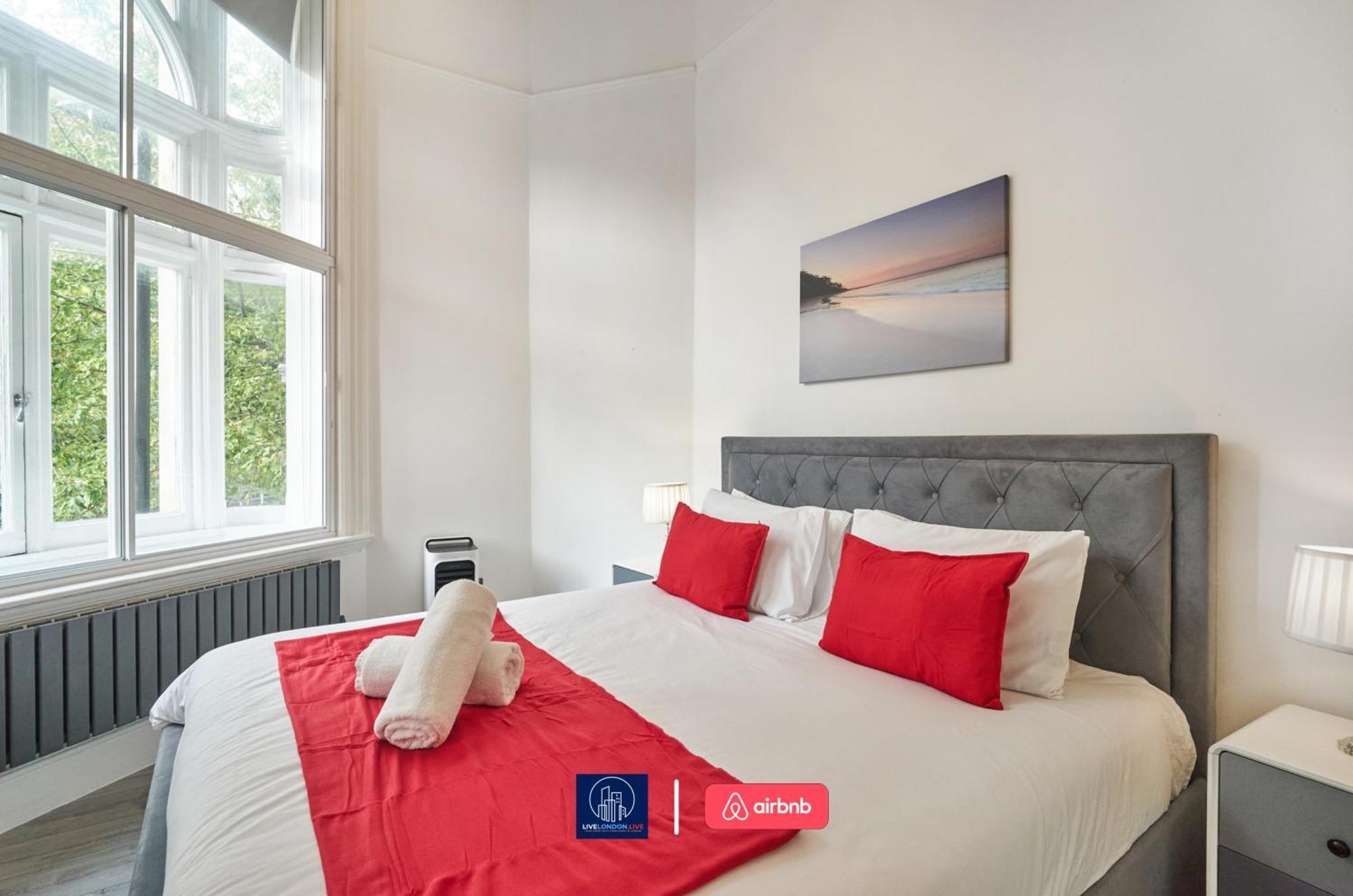 Last-Minute Specials L Sleeps Up To 4 Guests L One-Bedroom Apartment With King Bed And High Ceilings Near Camden By Live London Short Lets & Serviced Accommodation エクステリア 写真