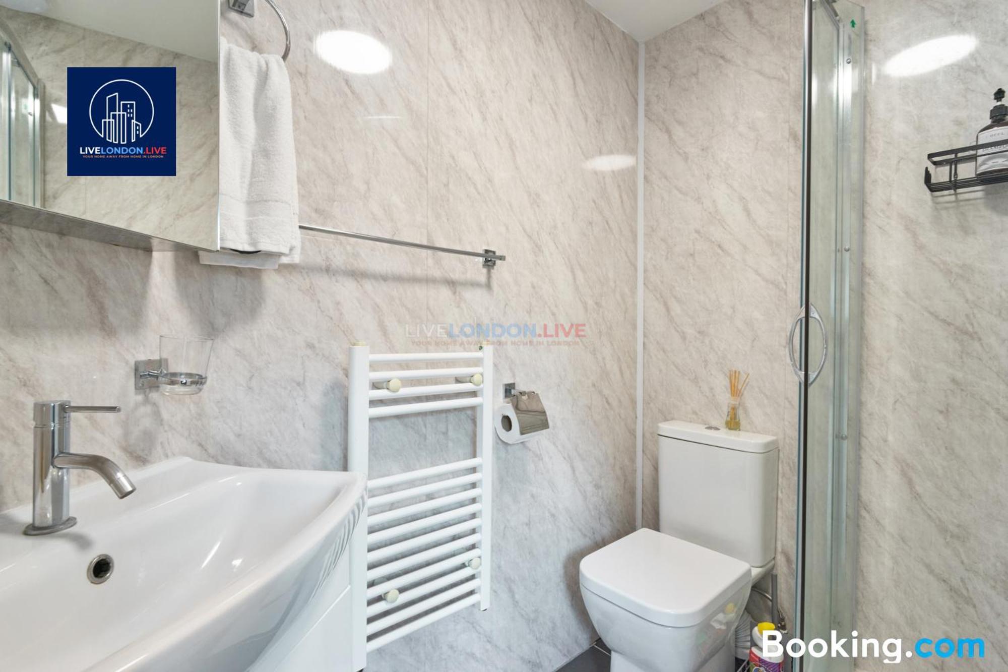 Last-Minute Specials L Sleeps Up To 4 Guests L One-Bedroom Apartment With King Bed And High Ceilings Near Camden By Live London Short Lets & Serviced Accommodation エクステリア 写真